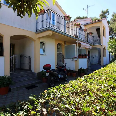 Apartment In With One-bedroom 7 Poreč