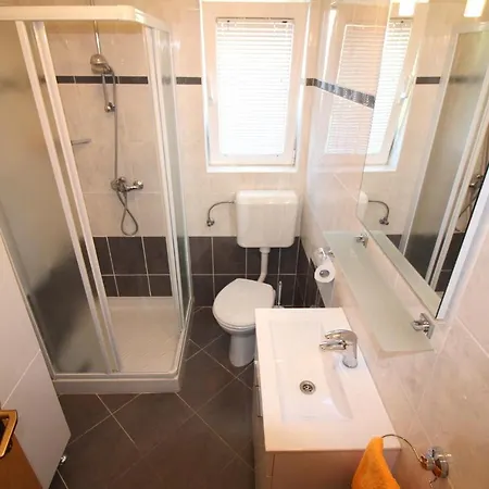 In With One-bedroom 7 *